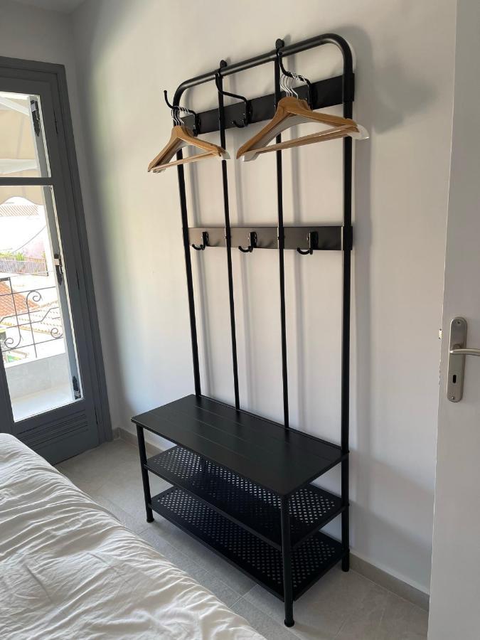 Axs First Floor Apartment Aegina Town المظهر الخارجي الصورة